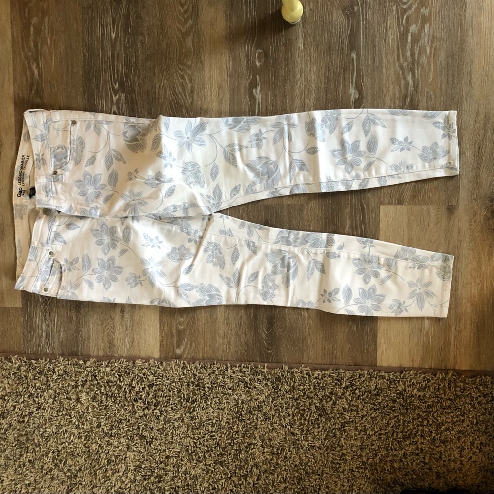 White jeans with floral print